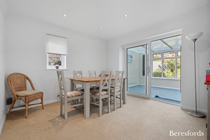 4 Bedroom Detached House For Sale In Brocksparkwood, Brentwood, CM13