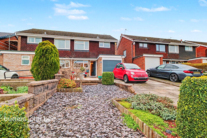 3 Bedroom Semi Detached House For Sale In Ellington Close Stoke-On-Trent, ST2