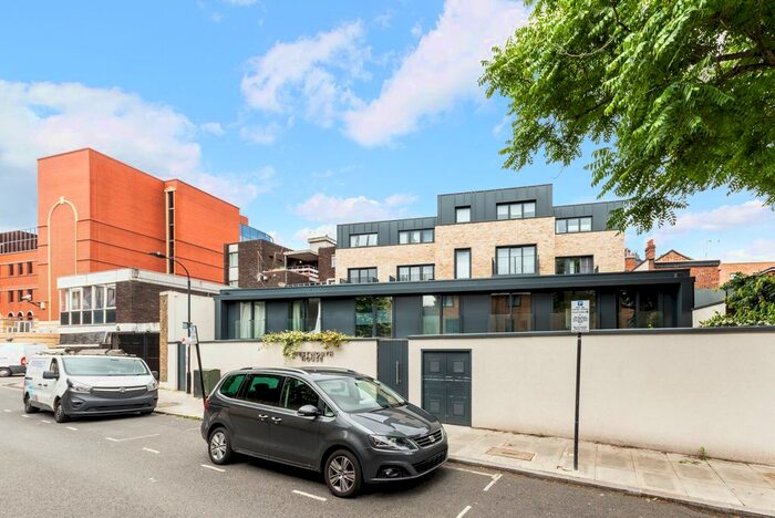 1 Bedroom Flat To Rent In Westworth House, The Kingsland, Down Place, Hammersmith, London, W6