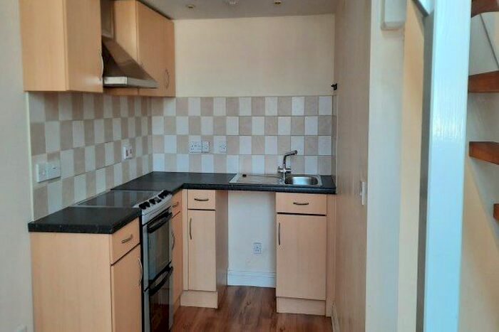 1 Bedroom Flat To Rent In Globe Court, Honiton, EX14