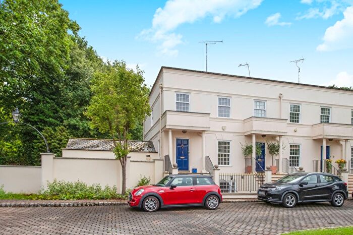 3 Bedroom End Of Terrace House To Rent In Seaton Close, Putney Vale, SW15