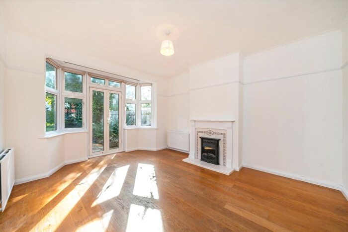 4 Bedroom Semi-detached House To Rent In Holland Avenue, West Wimbledon, SW20