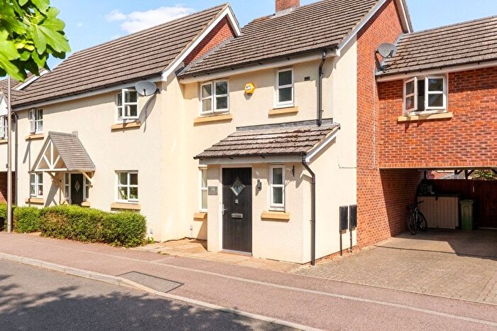 4 Bedroom Semi-detached House For Sale In Empress Matilda Gardens, Wolverton, MK12