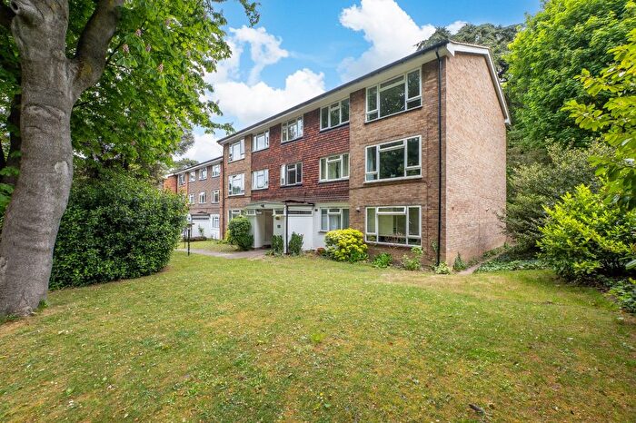 2 Bedroom Flat For Sale In Brighton Road, Sutton, SM2