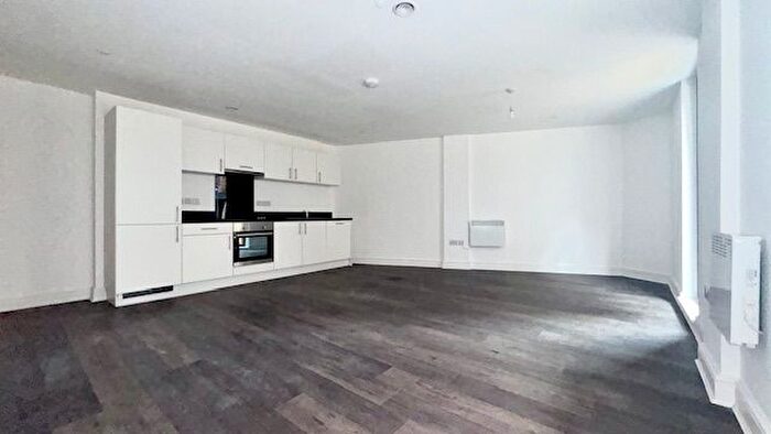 2 Bedroom Flat To Rent In Leigh Street, High Wycombe, HP11