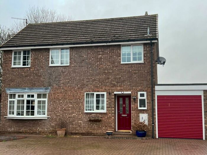 4 Bedroom Detached House To Rent In Poplars Road, OX17