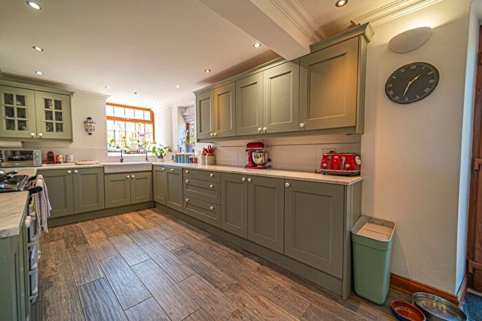 6 Bedroom Detached House For Sale In Hendredenny Hall, Caerphilly, CF83