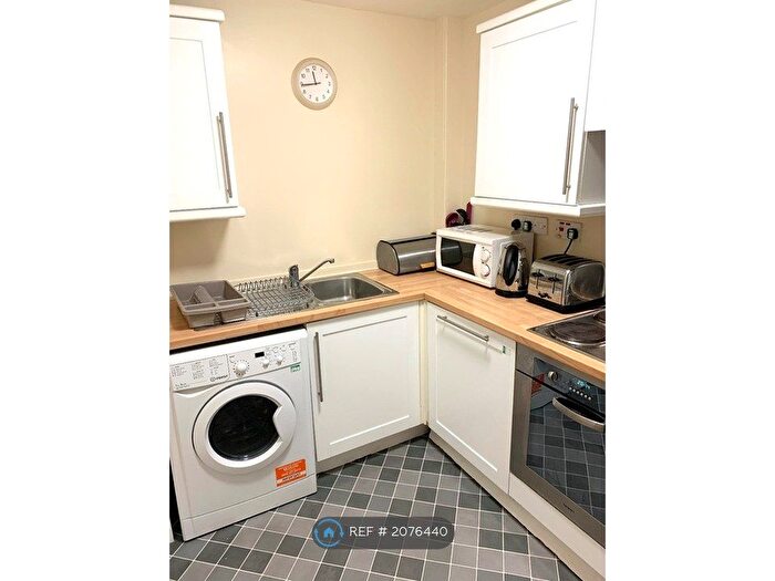 2 Bedroom Flat To Rent In Great Junction Street, Edinburgh, EH6