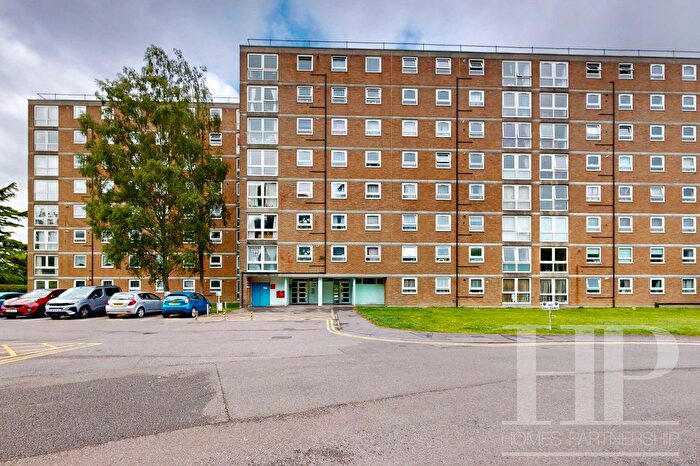 2 Bedroom Flat For Sale In Milton Mount, Crawley, RH10