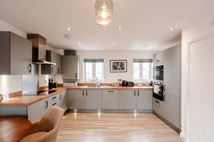 2 Bedroom Flat For Sale In Harebell Road, Lyde Green, BS16