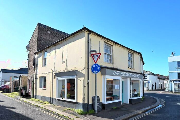 2 Bedroom Apartment To Rent In West Street, Bognor Regis, PO21