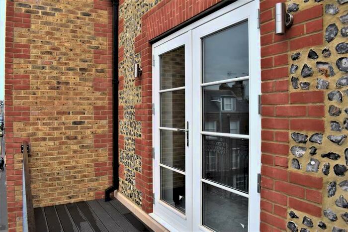 1 Bedroom Flat To Rent In High Street, Broadstairs, CT10