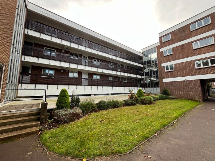 2 Bedroom Flat To Rent In Cairns Court, Norwich, NR4