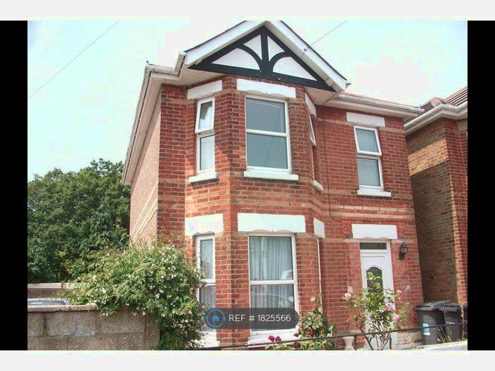 3 Bedroom Detached House To Rent In Benmore Road, Bournemouth, BH9