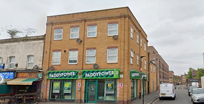 1 Bedroom Flat To Rent In Barking Road, Ee, Uk, E13