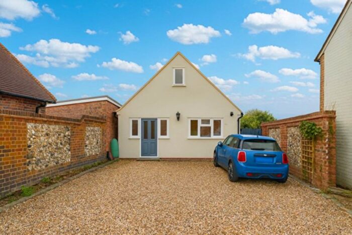 1 Bedroom Detached House For Sale In Old London Road, St. Albans, AL1