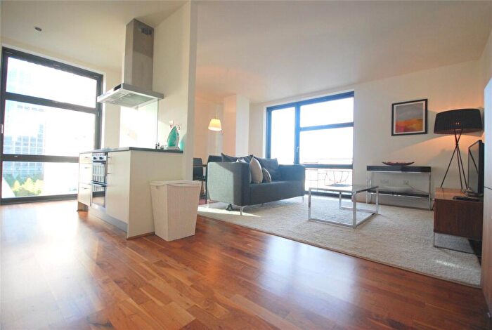 2 Bedroom Flat To Rent In Discovery Dock West, South Quay Square, E14