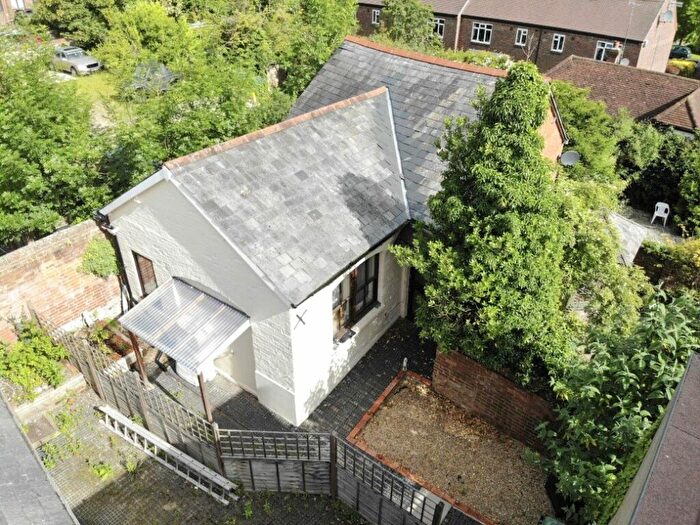 1 Bedroom Cottage To Rent In Lenten Street, Alton, Hampshire, GU34