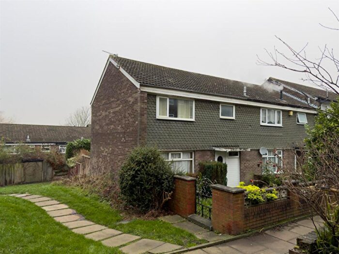 3 Bedroom End Of Terrace House For Sale In Beckhill Chase, Meanwood, Leeds, West Yorkshire., LS7