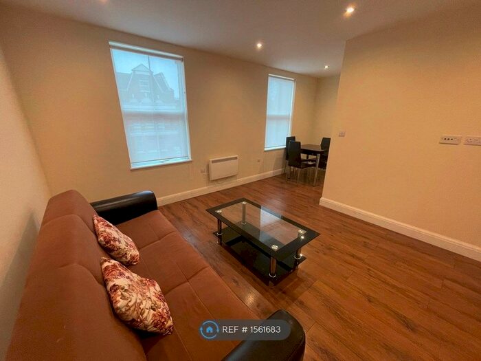 1 Bedroom Flat To Rent In The Mall, London, W5