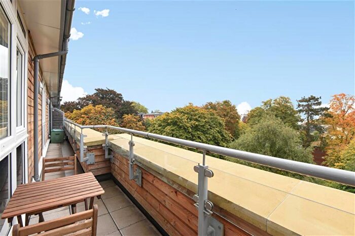 2 Bedroom Flat To Rent In James Weld Close, Southampton, SO15