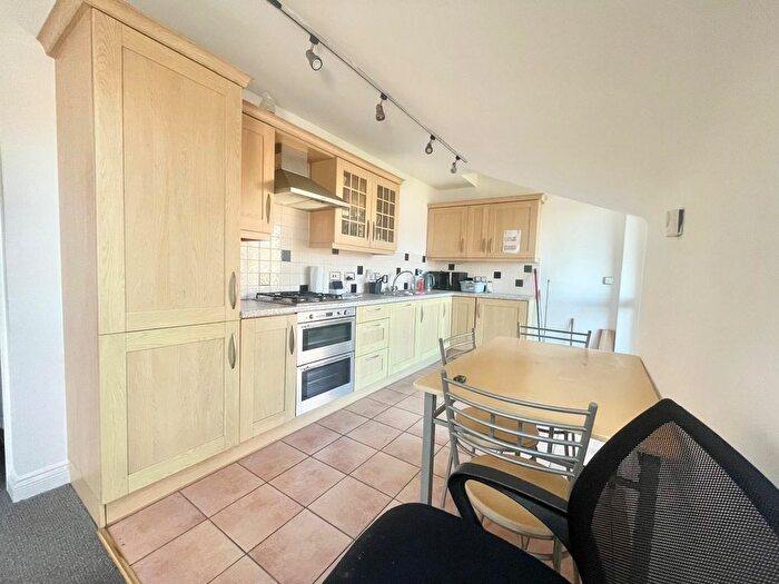 2 Bedroom Flat To Rent In Lower Canal Walk, Southampton, SO14