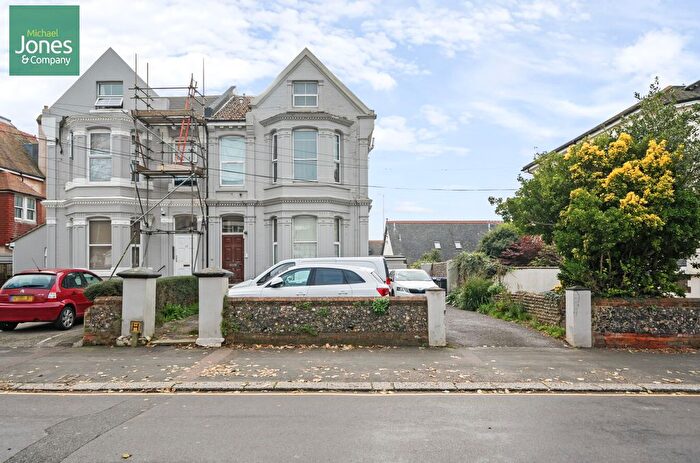 1 Bedroom Flat To Rent In Shelley Road, Worthing, BN11
