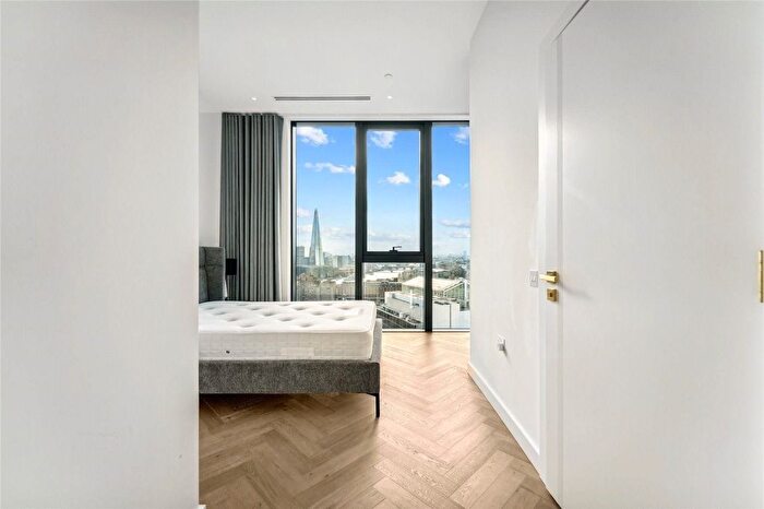 3 Bedroom Flat To Rent In Merino Gardens, London, E1W