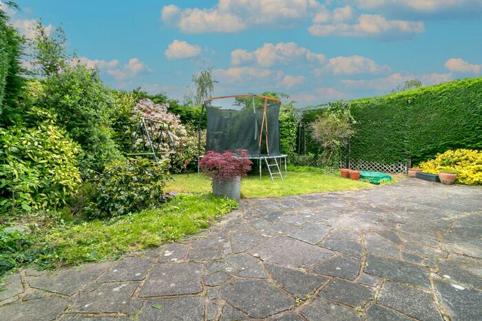 4 Bedroom Detached House For Sale In Netley Dell, Letchworth Garden City, SG6