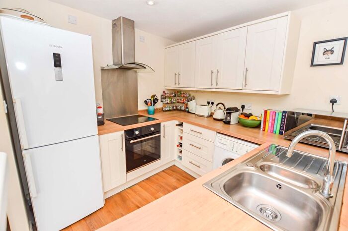 2 Bedroom Flat To Rent In Chevassut Street, Hulme, Manchester, M15
