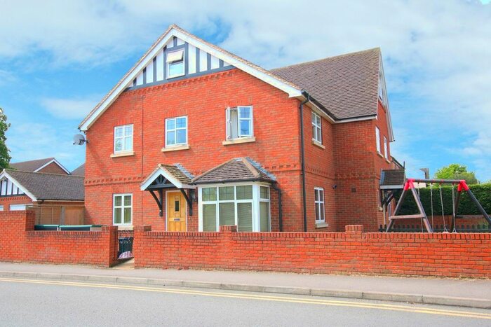 3 Bedroom Semi-Detached House To Rent In Denton Road, Wokingham RG40