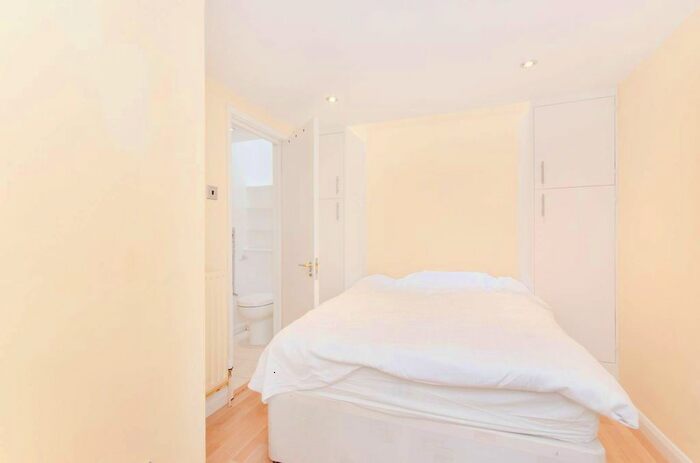 3 Bedroom Flat To Rent In Cornwall Gardens, South Kensington, London, SW7