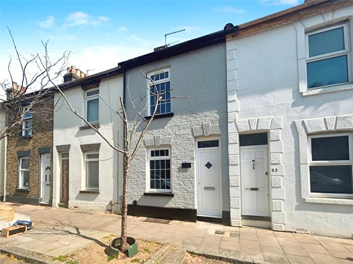 3 Bedroom Terraced House To Rent In West Street, Gillingham, Kent, ME7