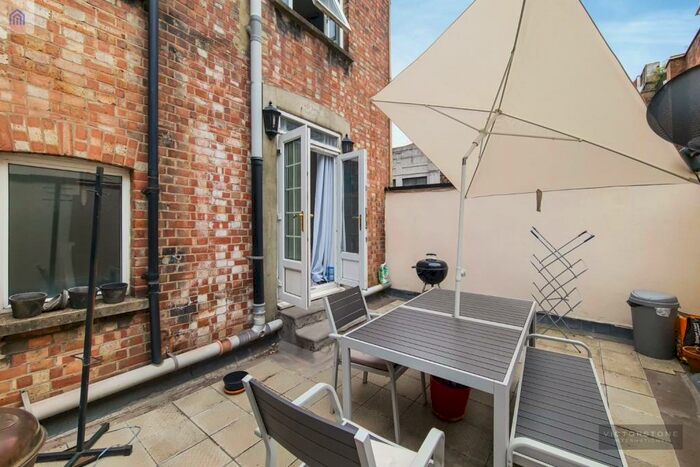 1 Bedroom Apartment To Rent In Whitecross Street, Clerkenwell, London, EC1Y