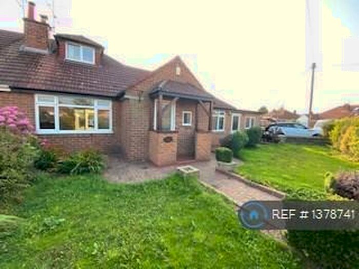 2 Bedroom Bungalow To Rent In Ridgefield Road, Wirral, CH61
