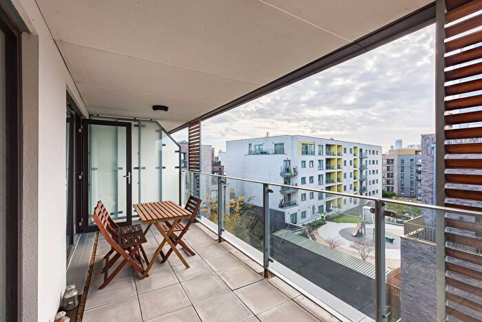 1 Bedroom Flat To Rent In Axio Way, Bow, London, E3