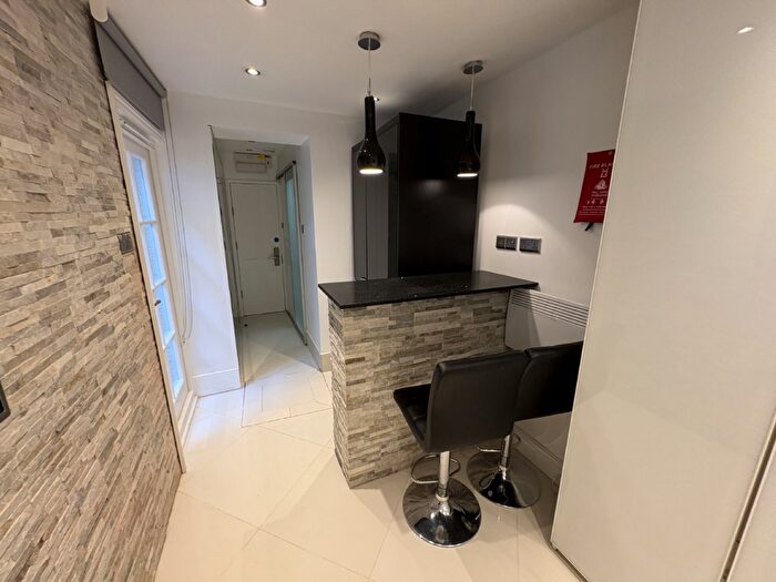 Apartment To Rent In Studio Flat, Gloucester Place, Baker Street, NW1