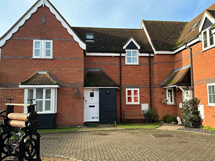 3 Bedroom Semi-Detached House For Sale In Southill Road, Broom, Biggleswade, SG18