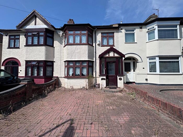 3 Bedroom Terraced House For Sale In Mendip Road, Hornchurch, RM11