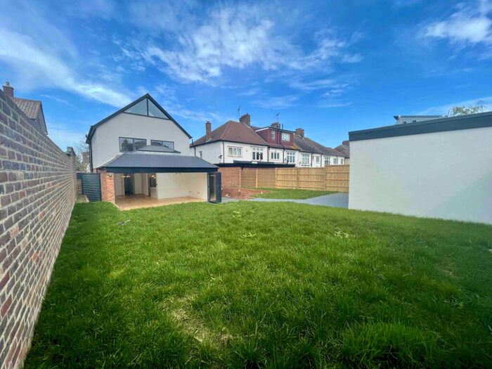 5 Bedroom Detached House To Rent In Overton Drive, Wanstead, E11