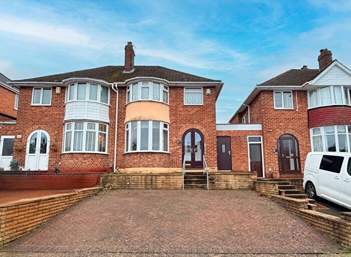 3 Bedroom Semi Detached House For Sale In Berkeley Road, Shirley, B90
