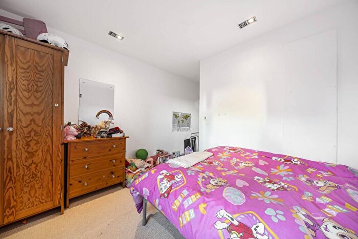 2 Bedroom Flat For Sale In Canary Wharf, Docklands, London, E14