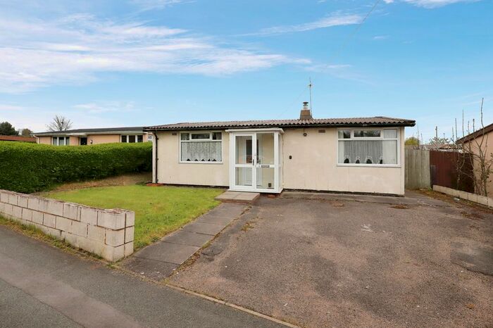 2 Bedroom Bungalow For Sale In Wood Lane, Wolverhampton, West Midlands, WV10