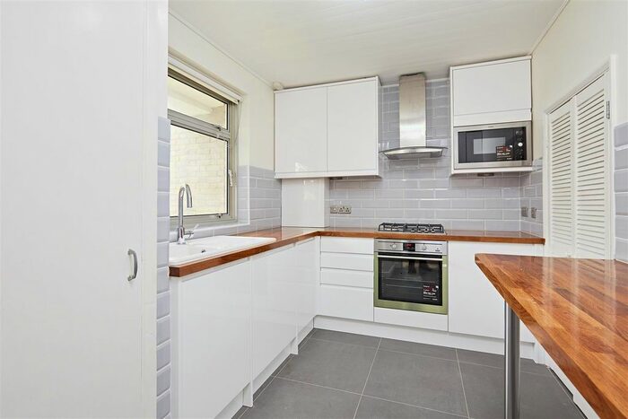 3 Bedroom Maisonette To Rent In Lainson Street, London, SW18