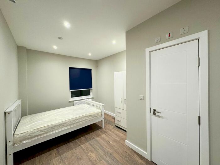 Studio To Rent In Tachbrook Road, Feltham, TW14