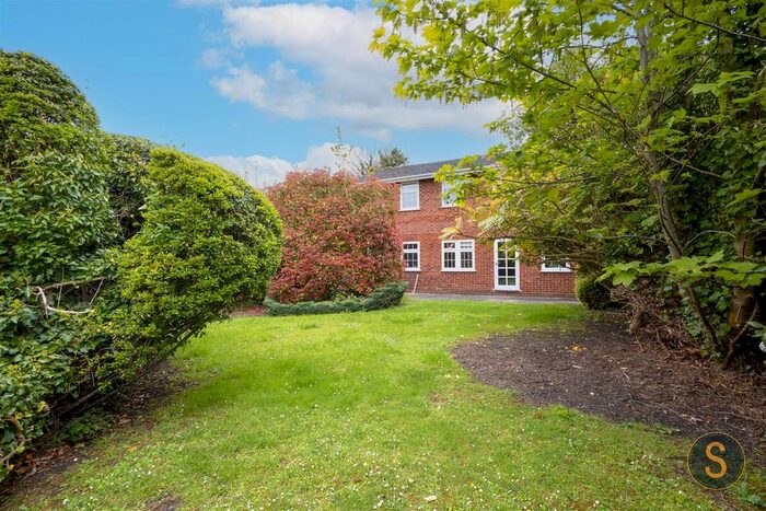 4 Bedroom Detached House To Rent In Church Close, Aston Clinton, Aylesbury, HP22