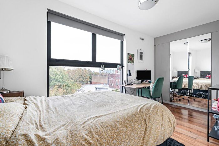 2 Bedroom Flat For Sale In Endwell Road, London, SE4