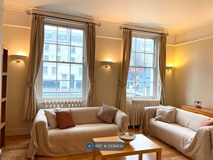 3 Bedroom Flat To Rent In Clapham Road, London, SW9