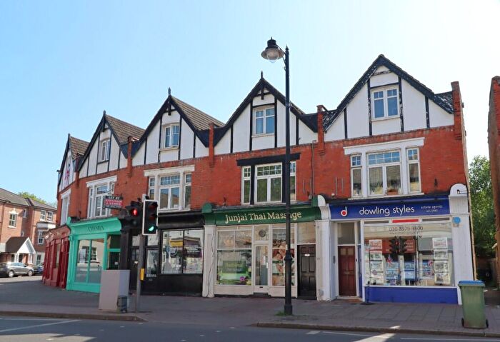 1 Bedroom Flat To Rent In Walton Road, East Molesey, Surrey, KT8