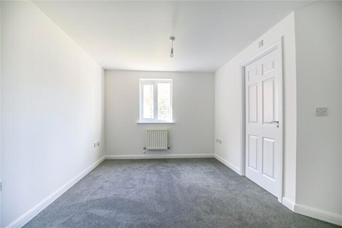 2 Bedroom Apartment For Sale In Thackeray, Horfield, Bristol, BS7